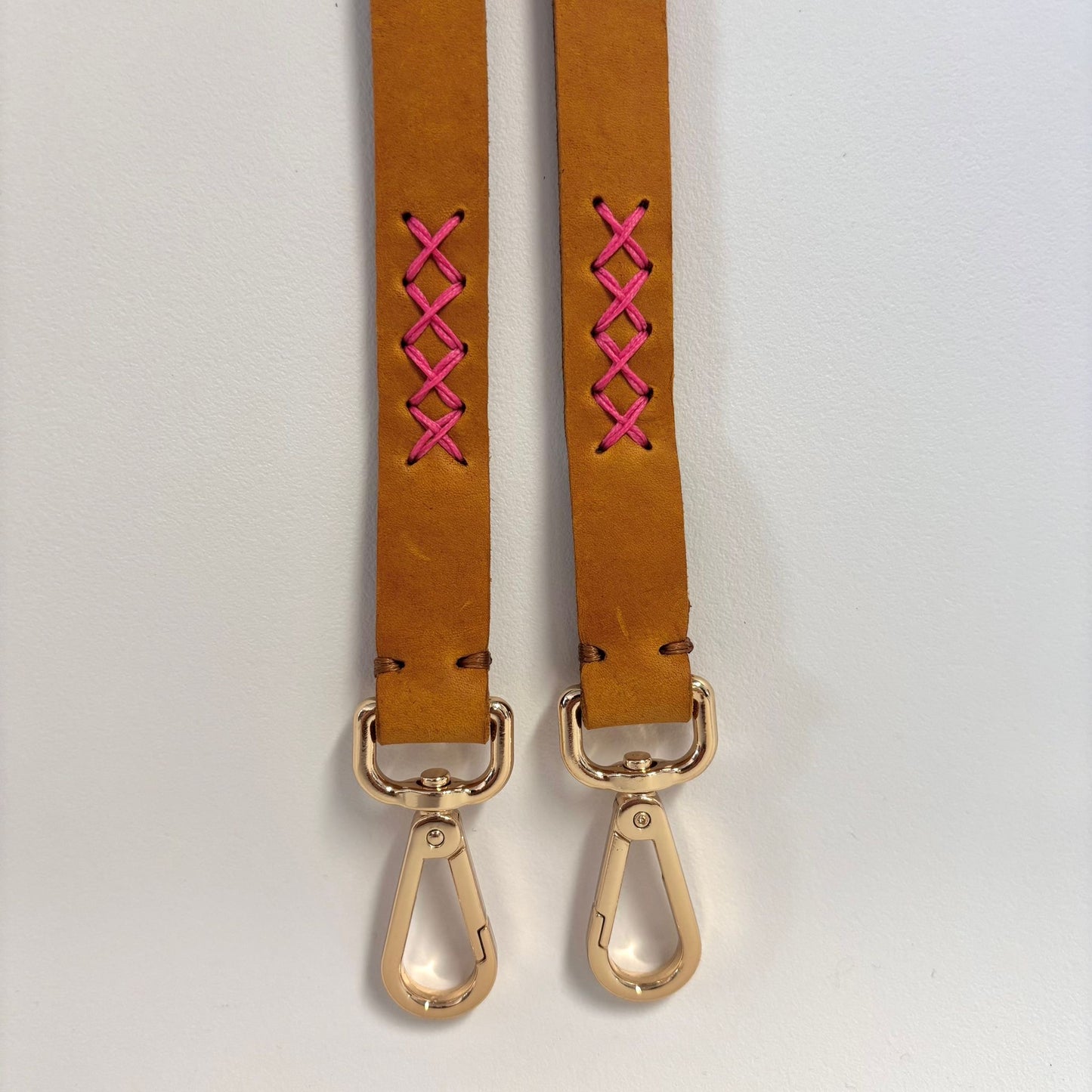 Taschen-Ledergurte mit Stitching von Louisa & Zoe
