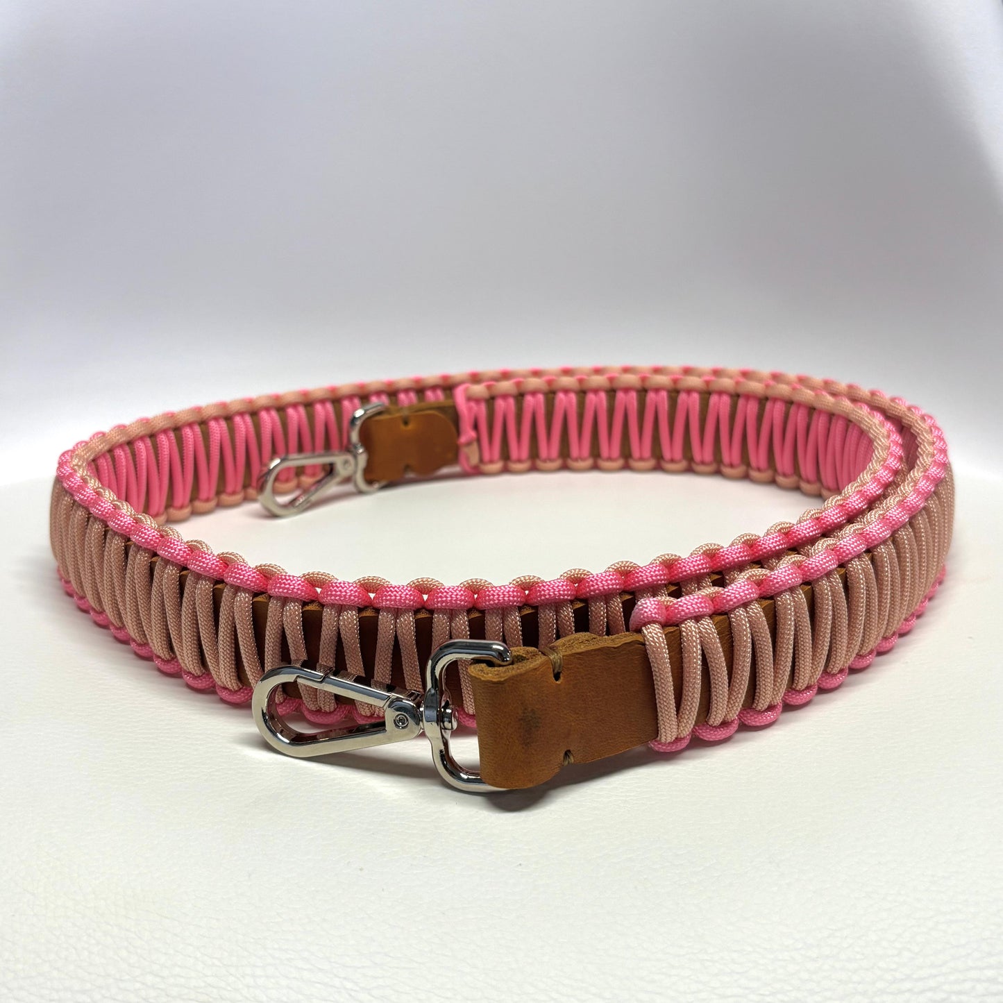Ledergurt Crossbody mit Paracord von Louisa Zoe