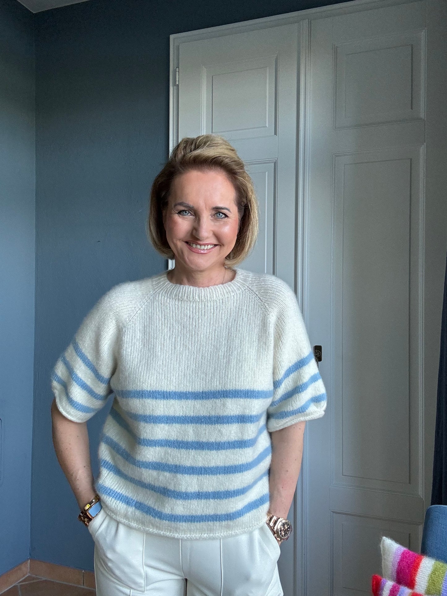 Modèle de tricot pour le pull à manches courtes de Nitis avec Cashmere AIR ; maintenant avec 2 longueurs de manches