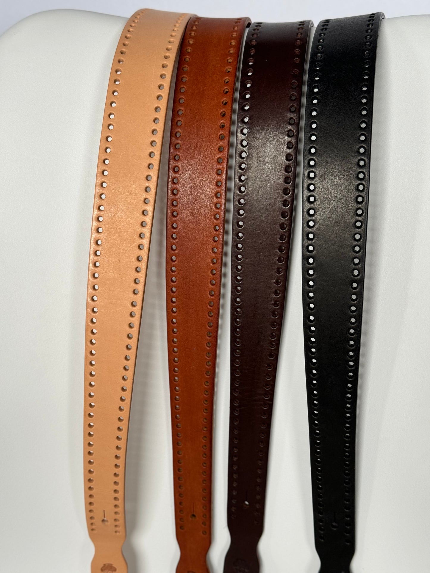 Lederband für gelochte Gurte