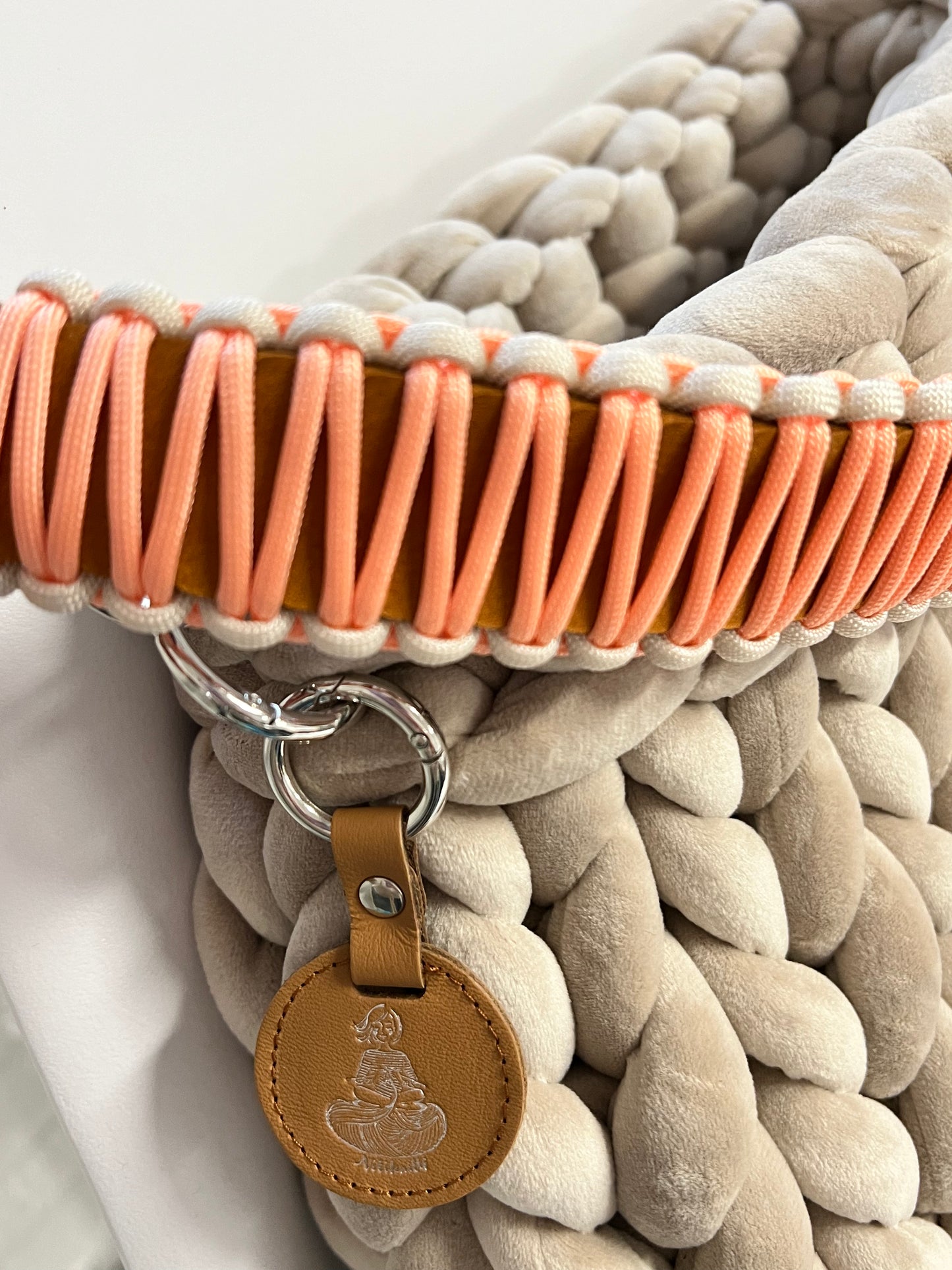 Pillow Bag in velvet in the color greige with Louisa & Zoe shoulder strap