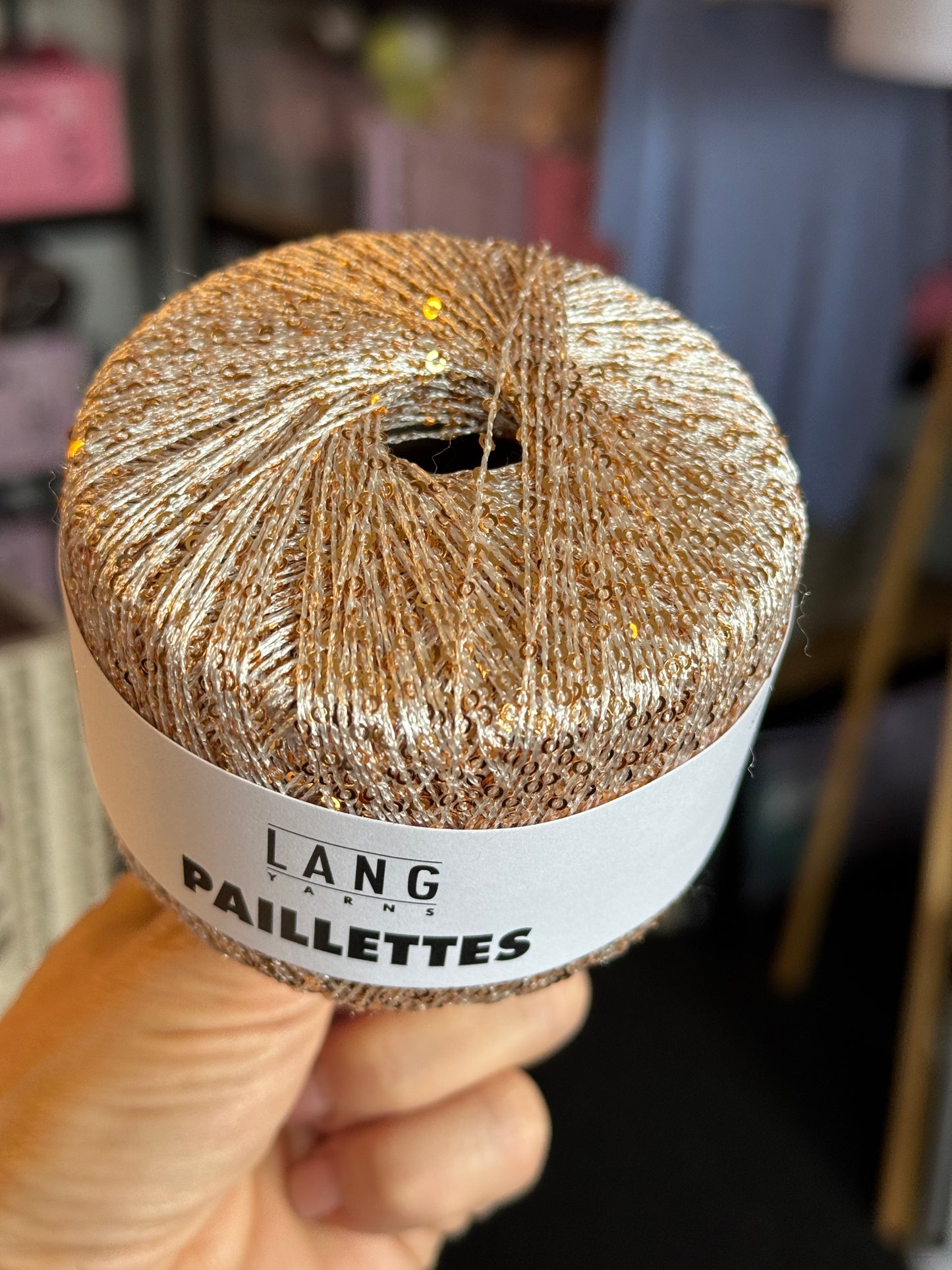 „Paillettes“ von Lang Yarns