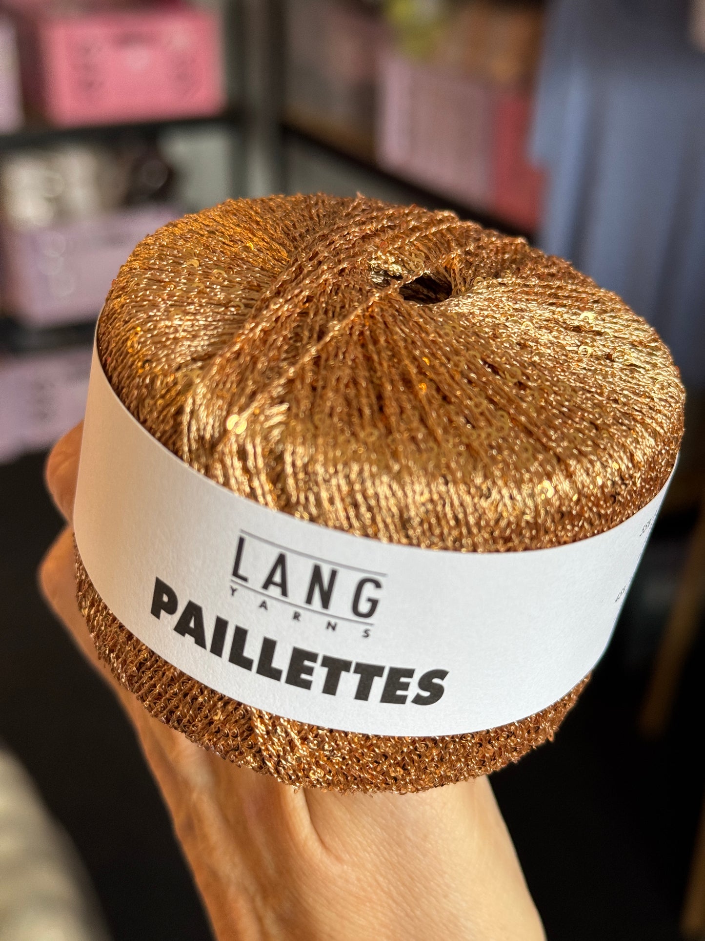„Paillettes“ von Lang Yarns