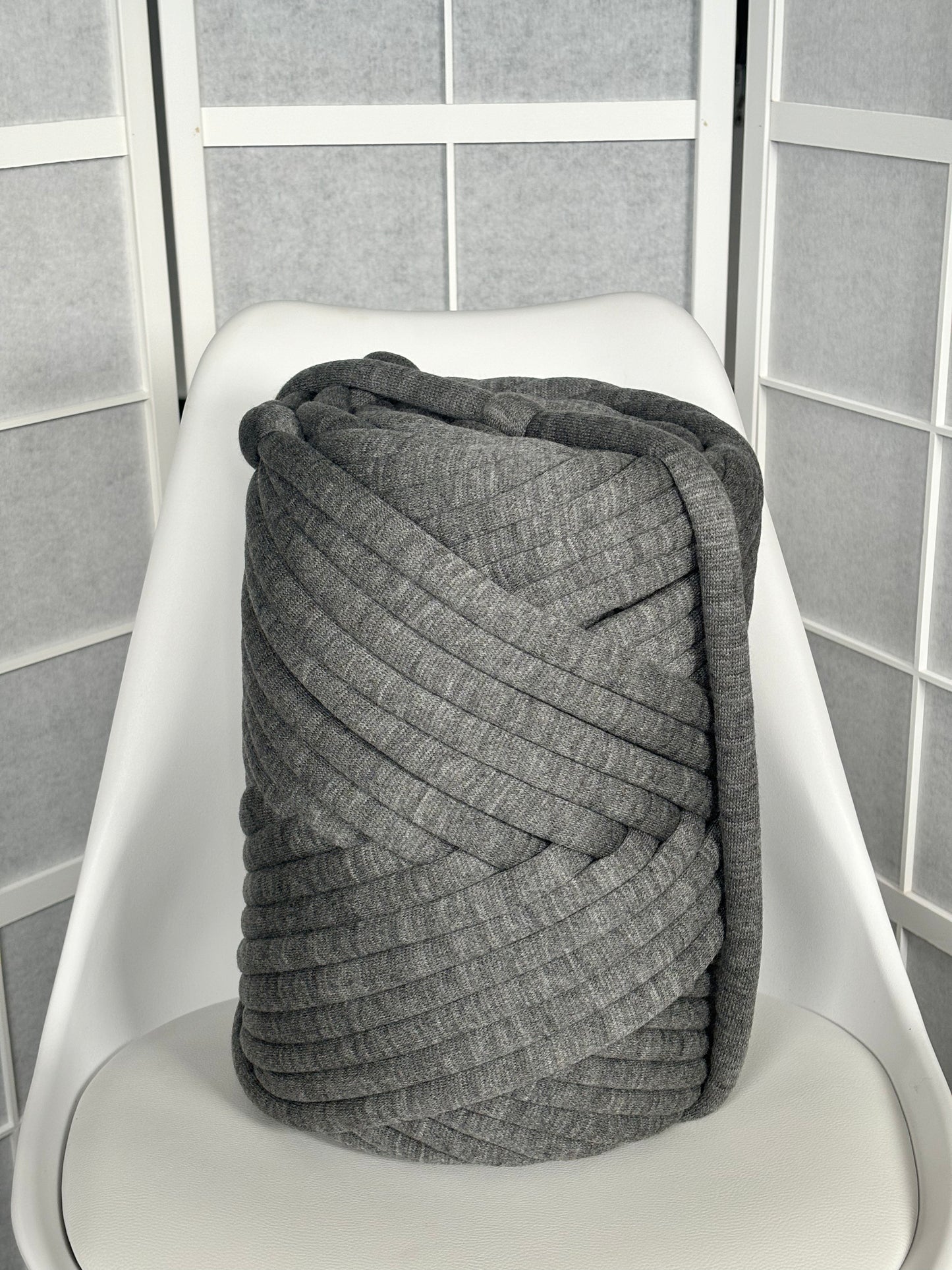 Chunky knitting yarn