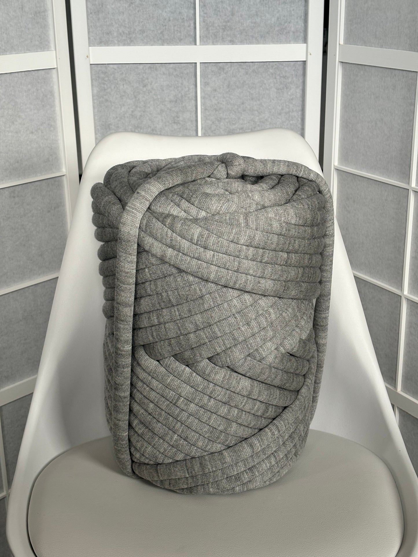 Chunky knitting yarn