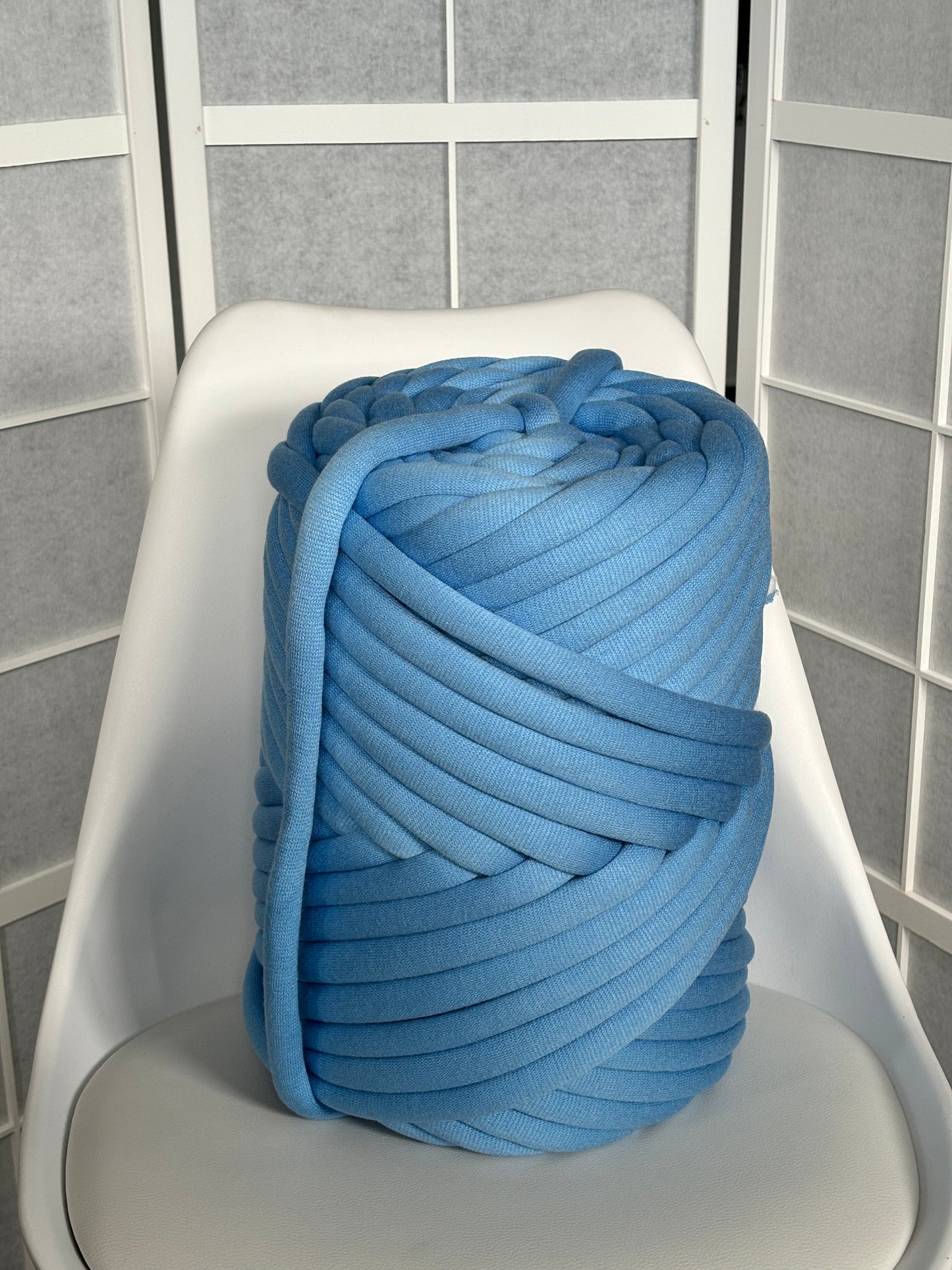 Chunky knitting yarn