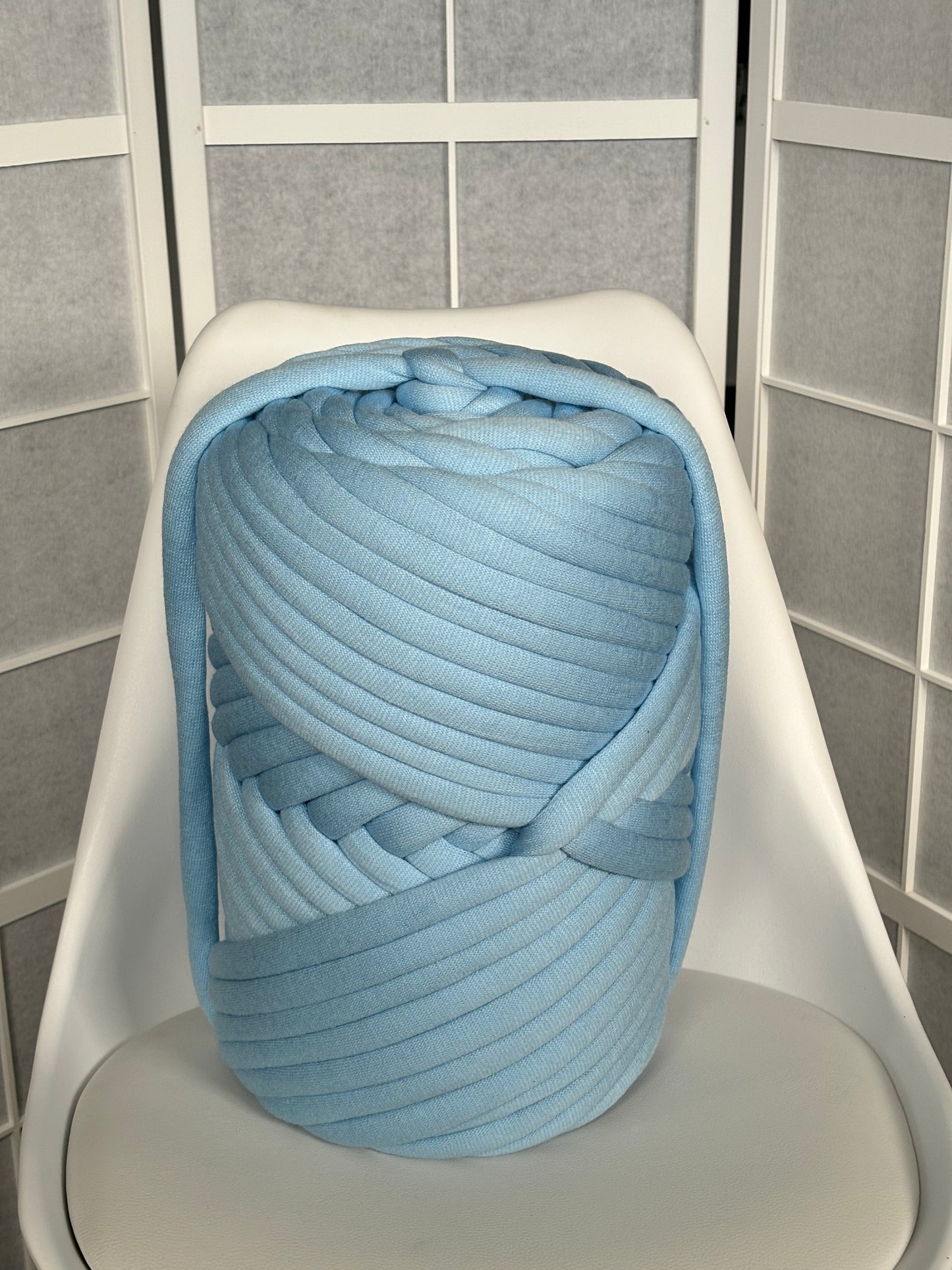 Chunky knitting yarn