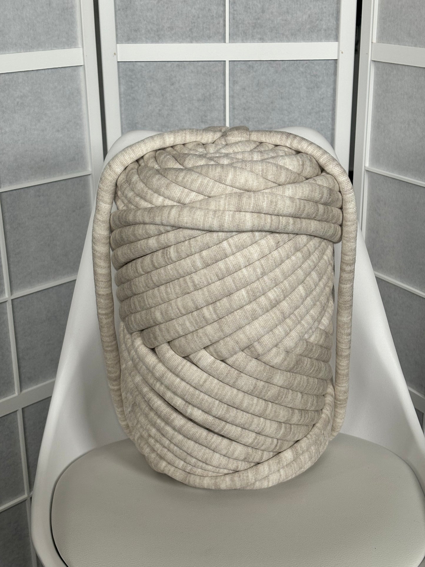 Chunky knitting yarn