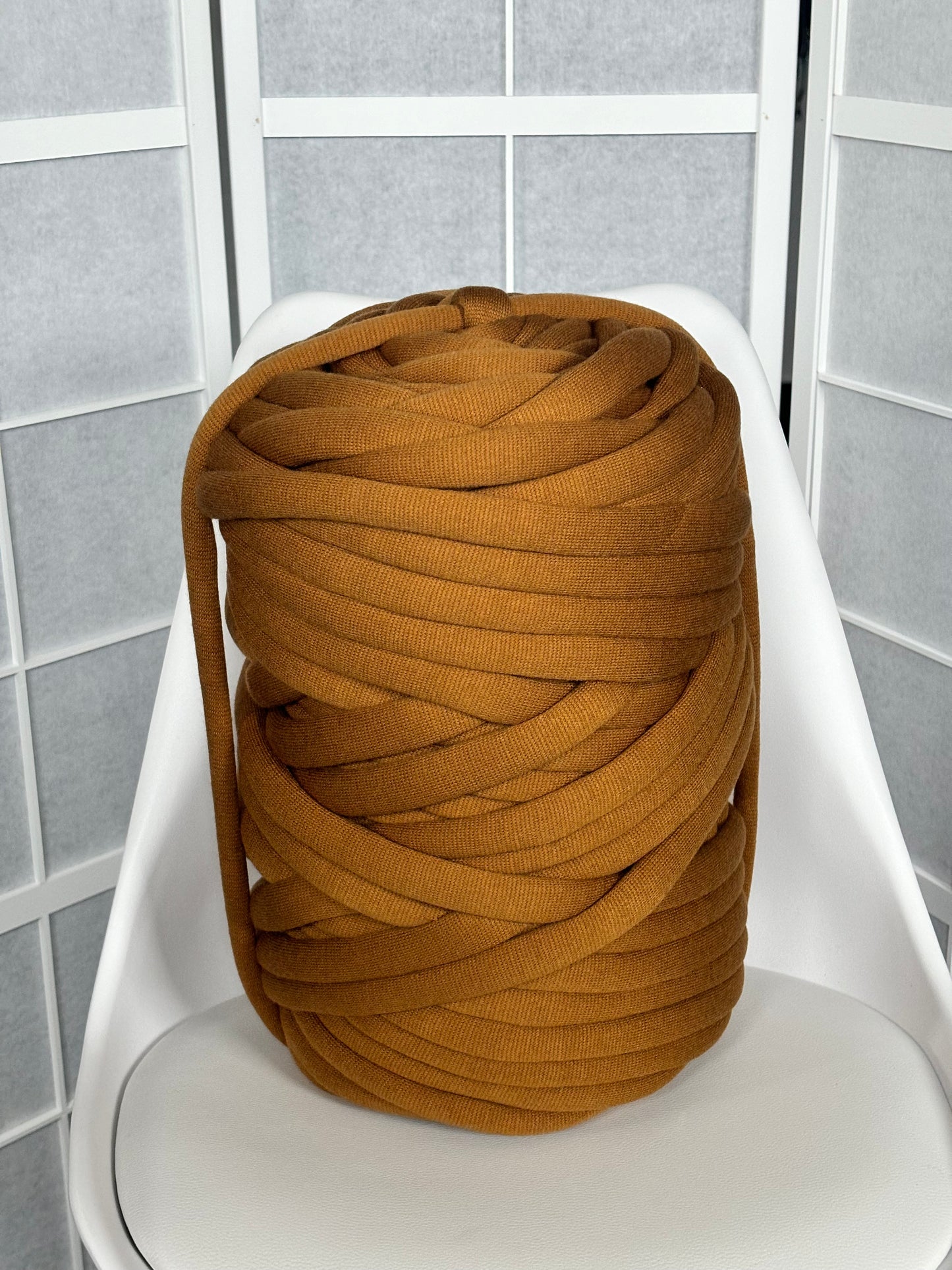 Chunky knitting yarn