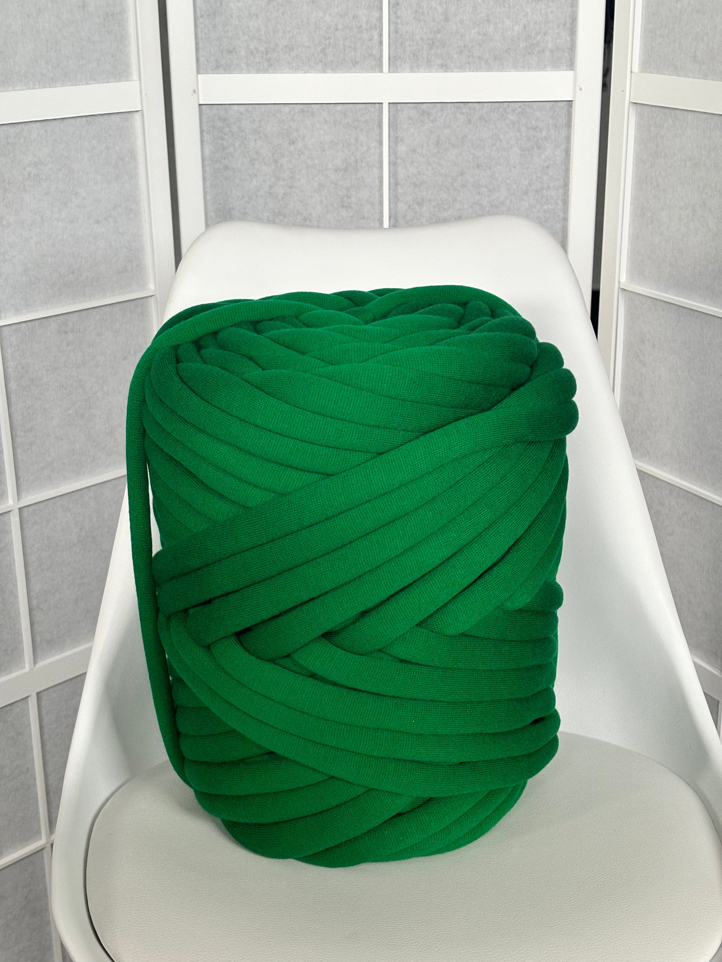 Chunky knitting yarn
