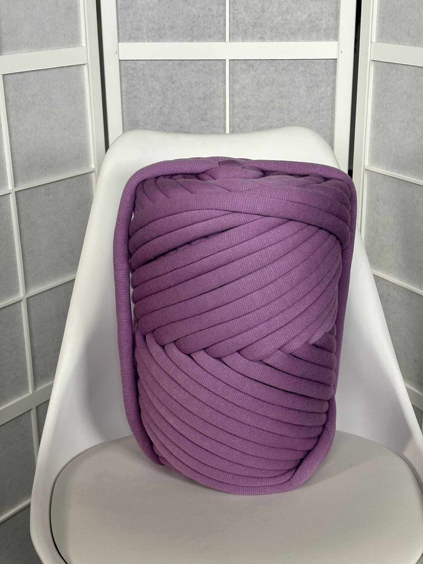 Chunky knitting yarn
