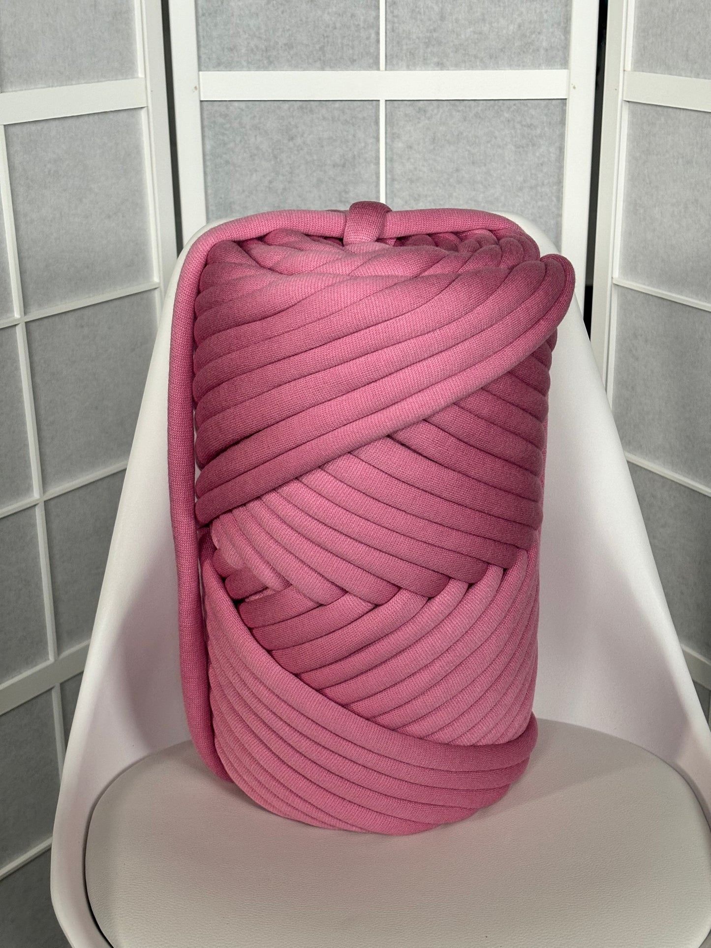 Chunky knitting yarn