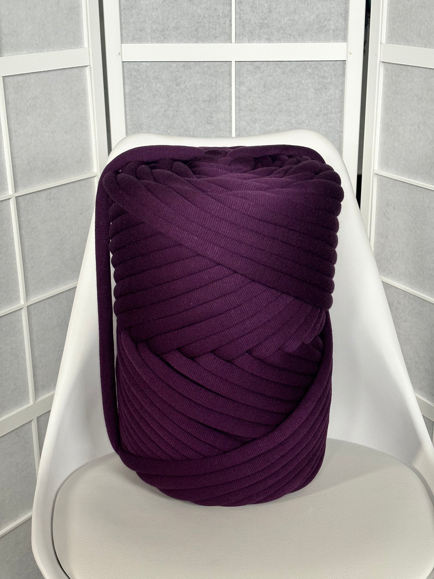 Chunky knitting yarn