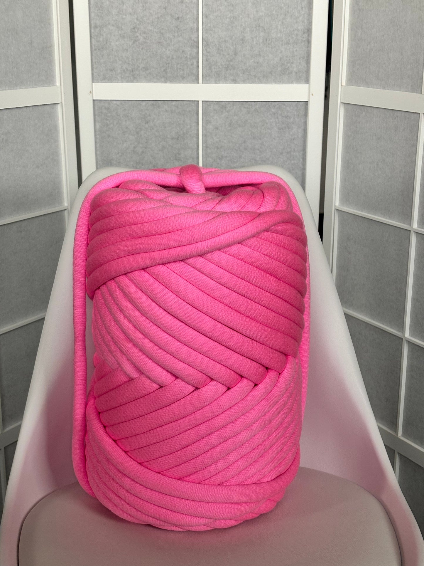 Chunky knitting yarn