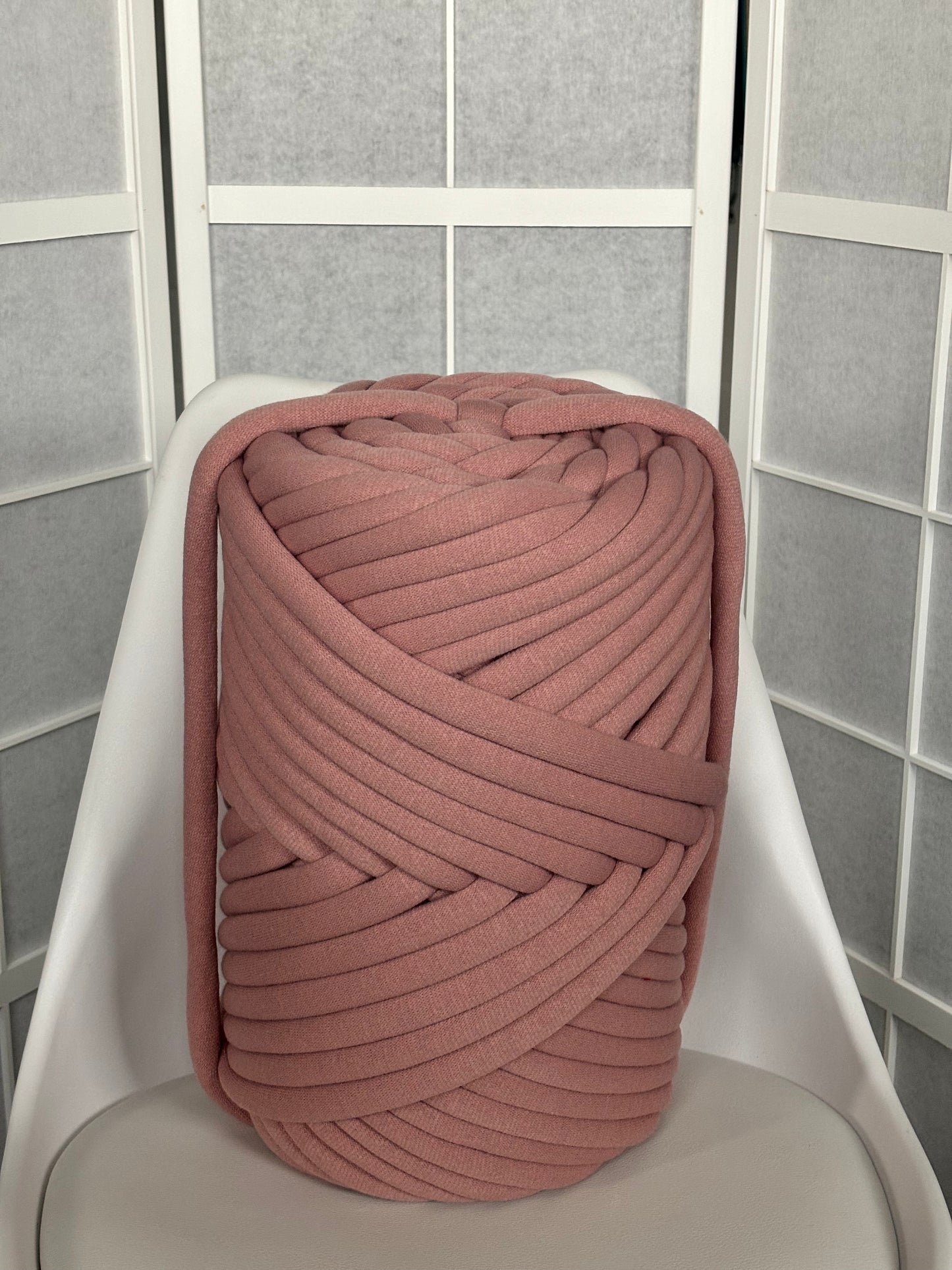 Chunky knitting yarn