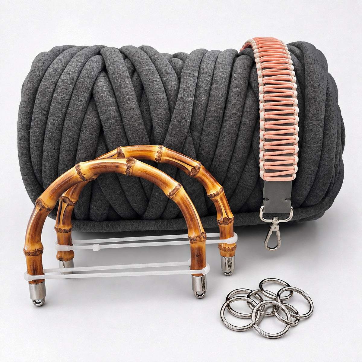 Materialpakete für zwei Taschen  - 2kg Garn plus 2 Tragemöglichkeiten