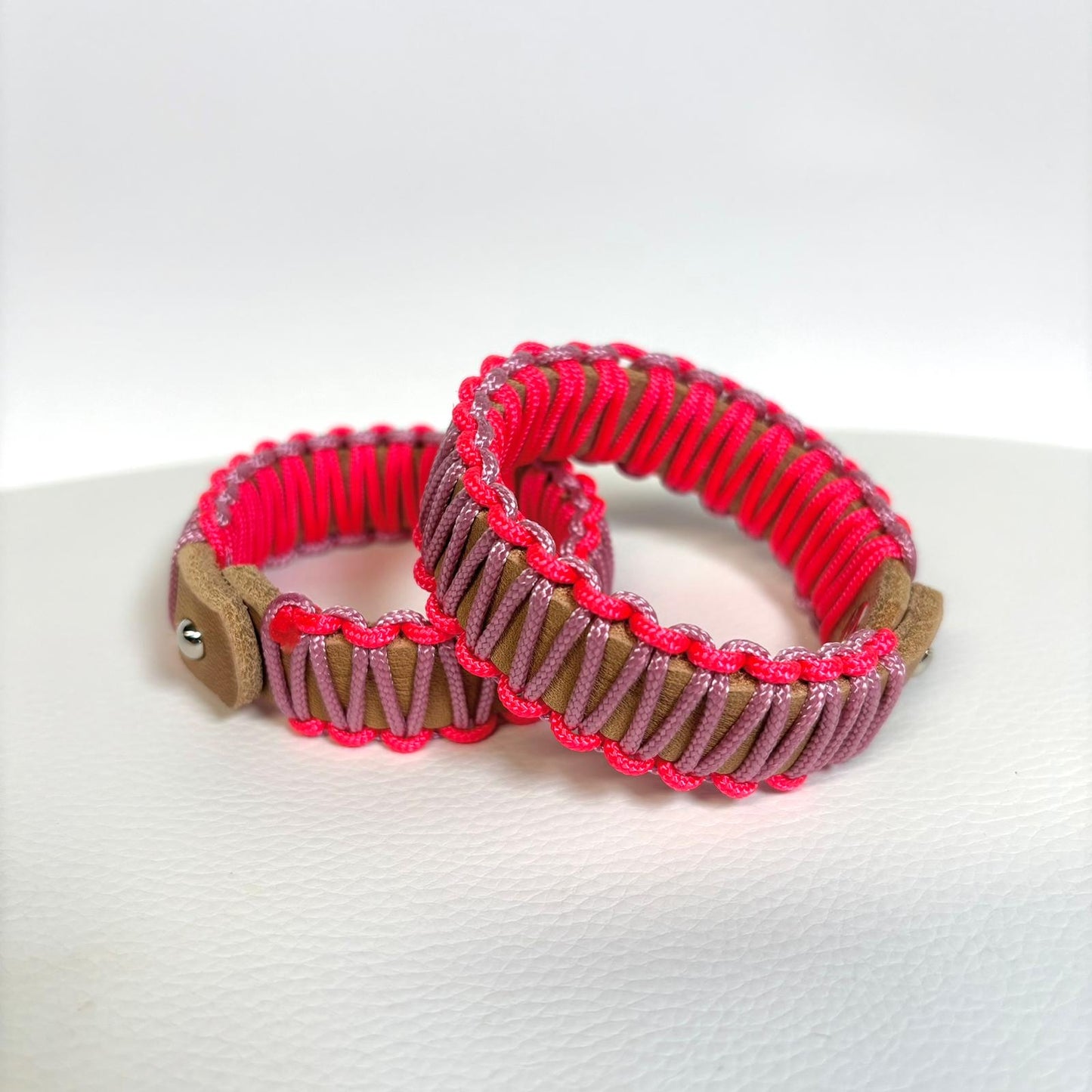 Lederarmband mit Paracord