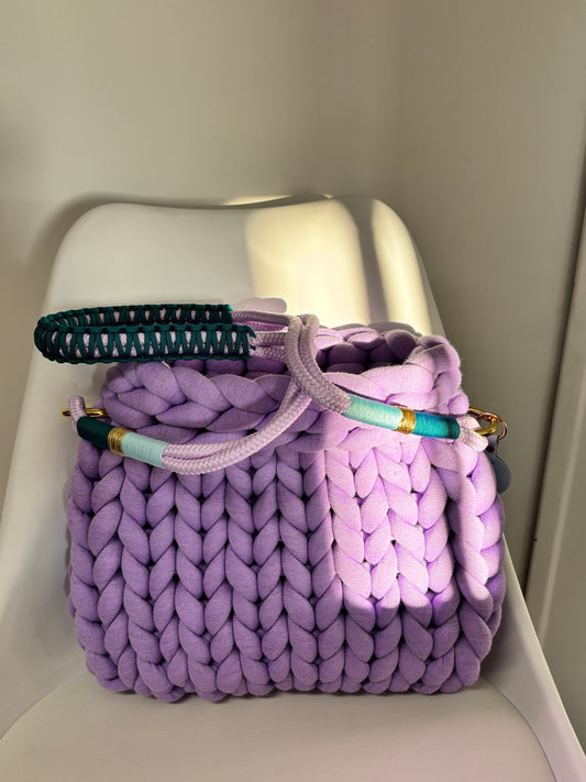 Grobstricktasche Pillow Bag in der Farbe Lilac mit Nordseil