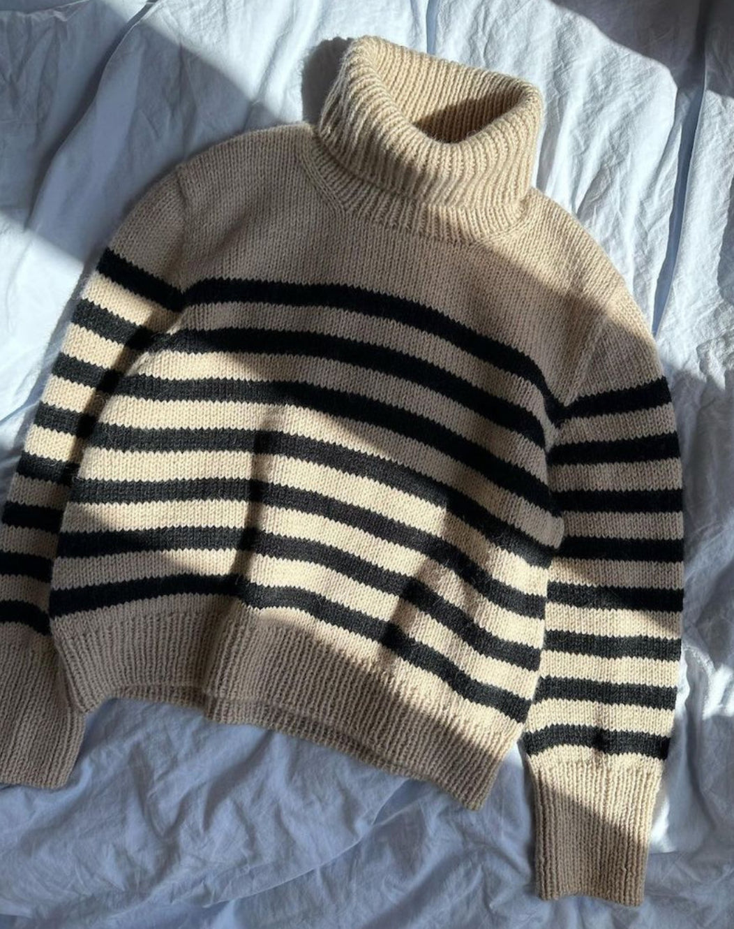 Lyon Sweater - Chucky Edition - PetiteKnit Strickanleitung