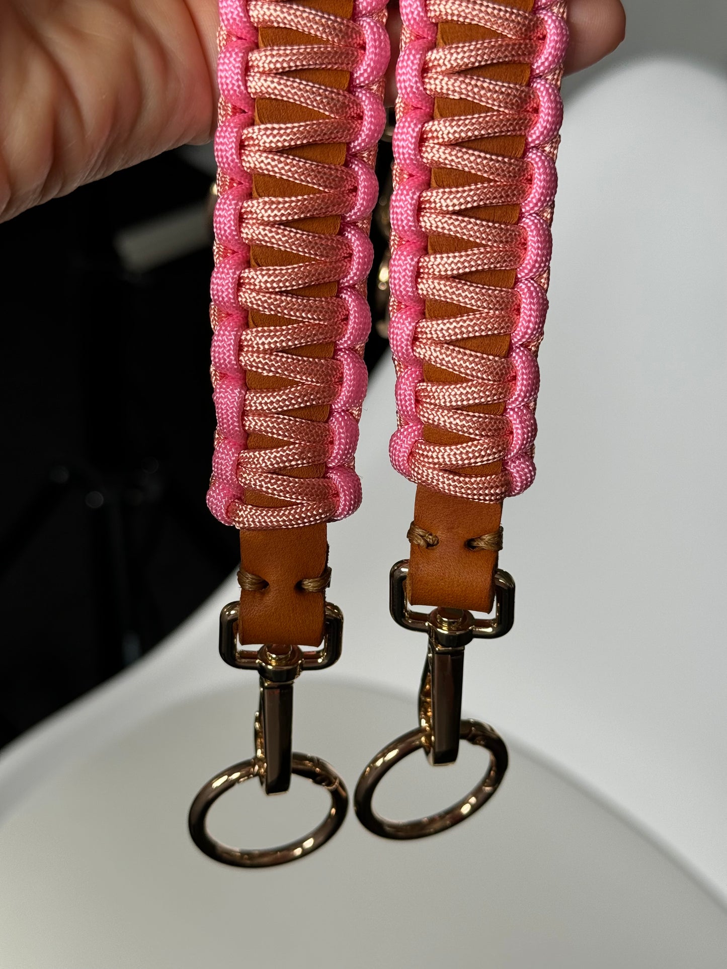 Paracord-Ledergriffe von Louisa & Zoe