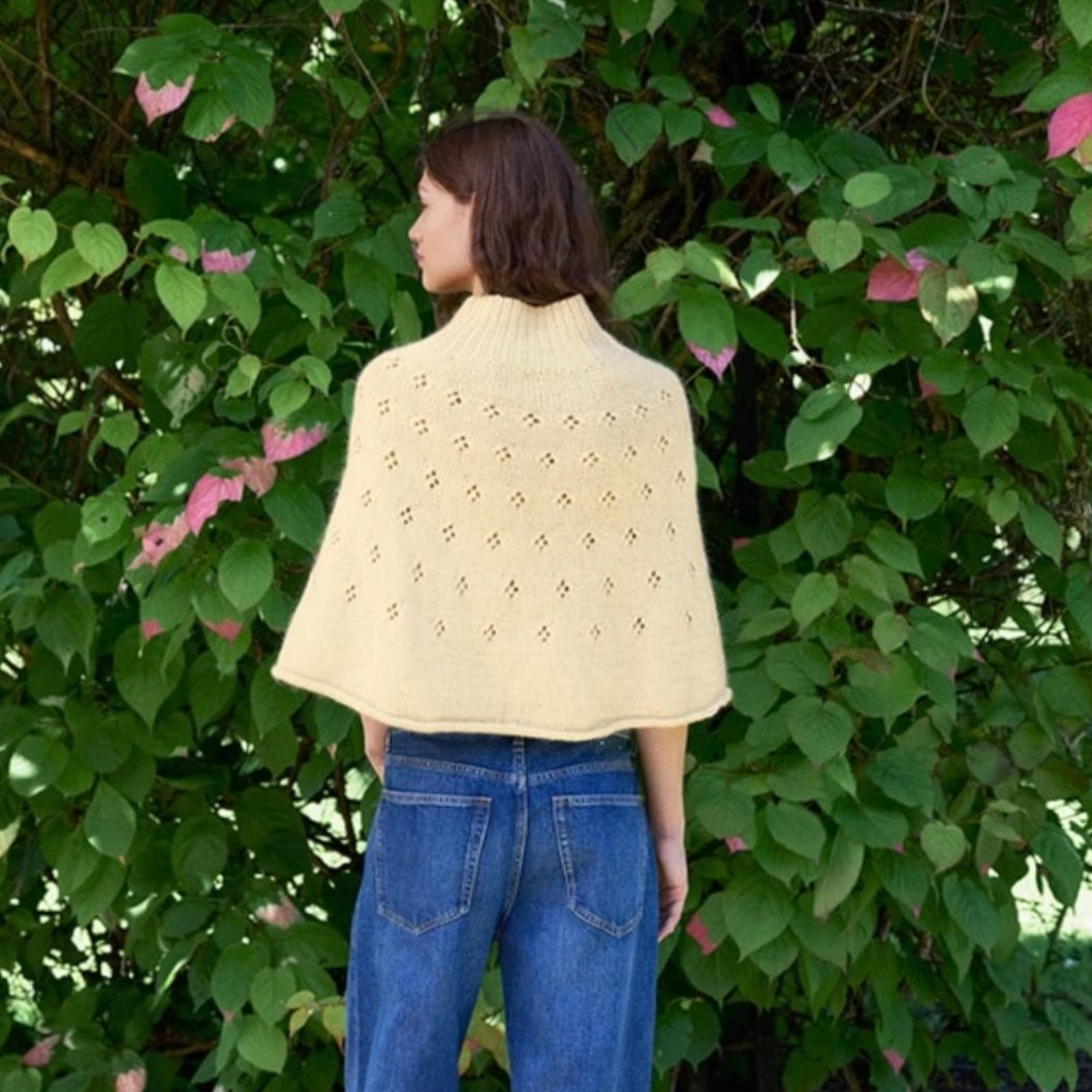 Elodie Poncho von Sandnes inkl. gedruckter Anleitung