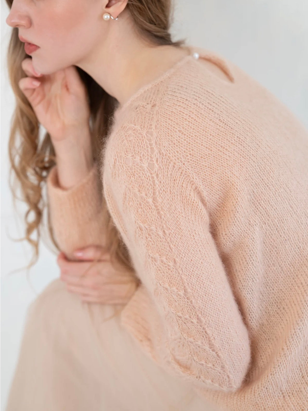 Lucie Blouse von Majo - digitale Strickanleitung MIT verpflichtender GARNBESTELLUNG