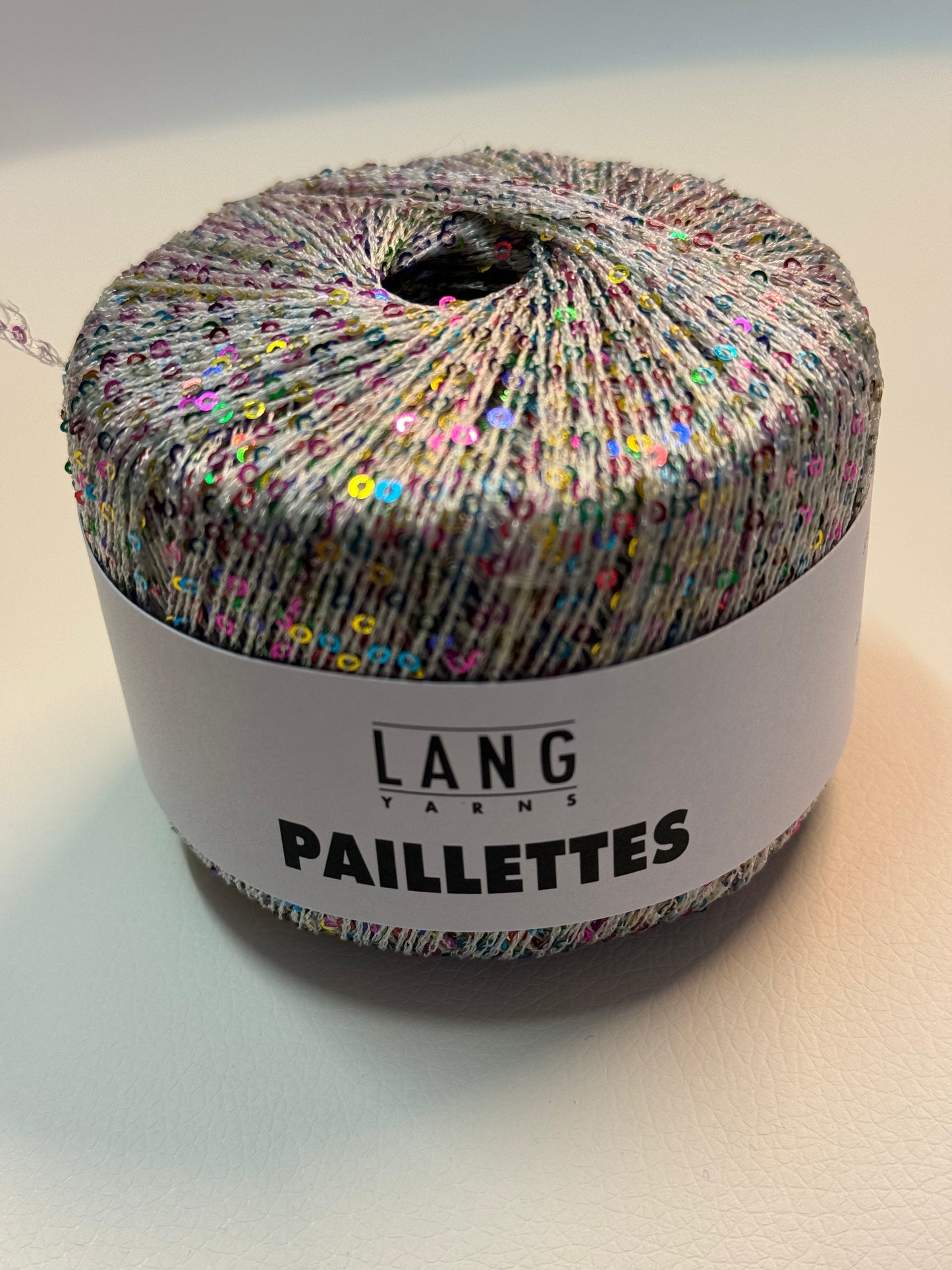 „Paillettes“ von Lang Yarns