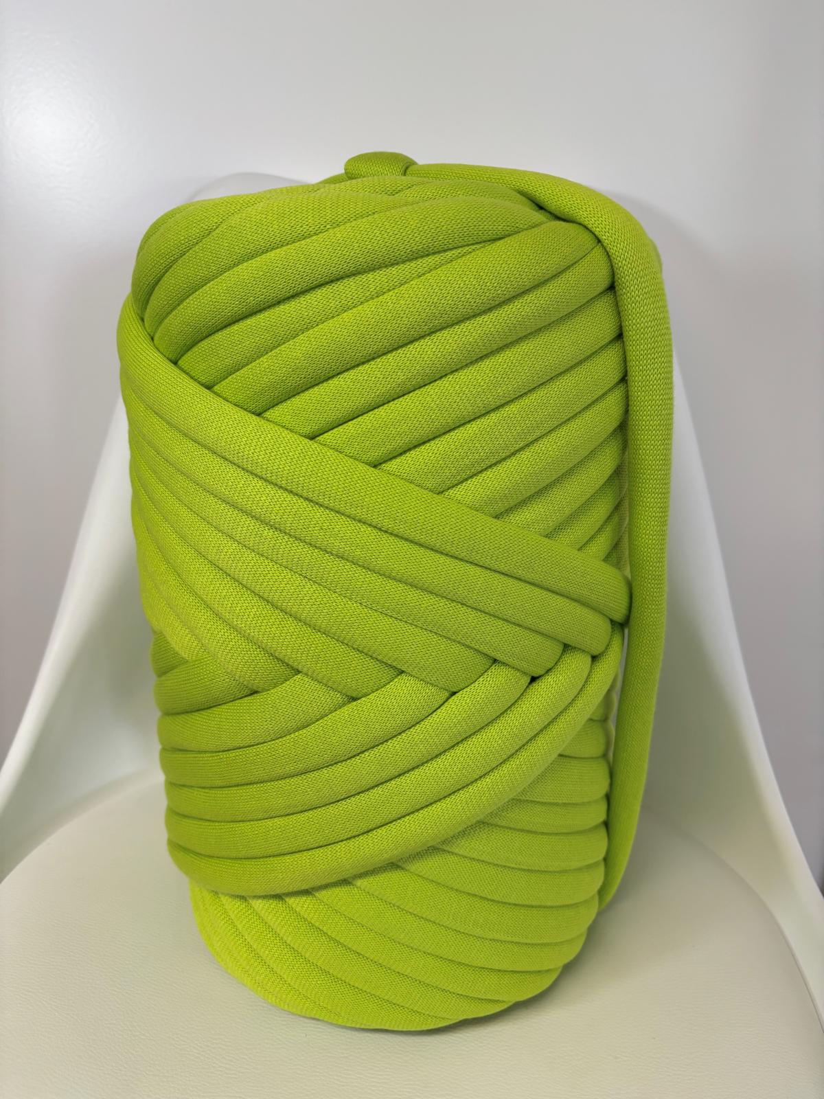 Chunky knitting yarn acrylic