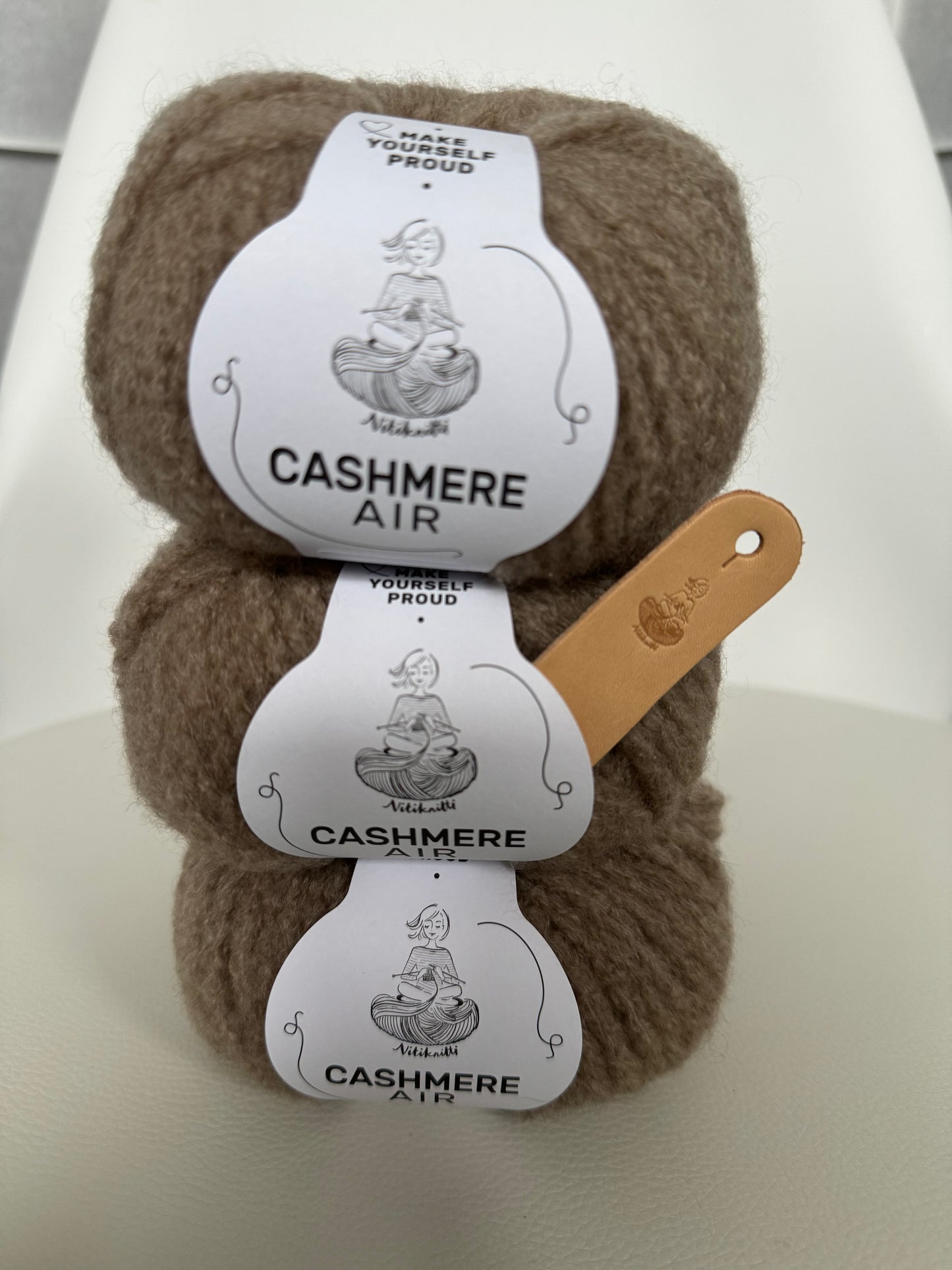 Nitis Cashmere-Mütze als Strickpaket