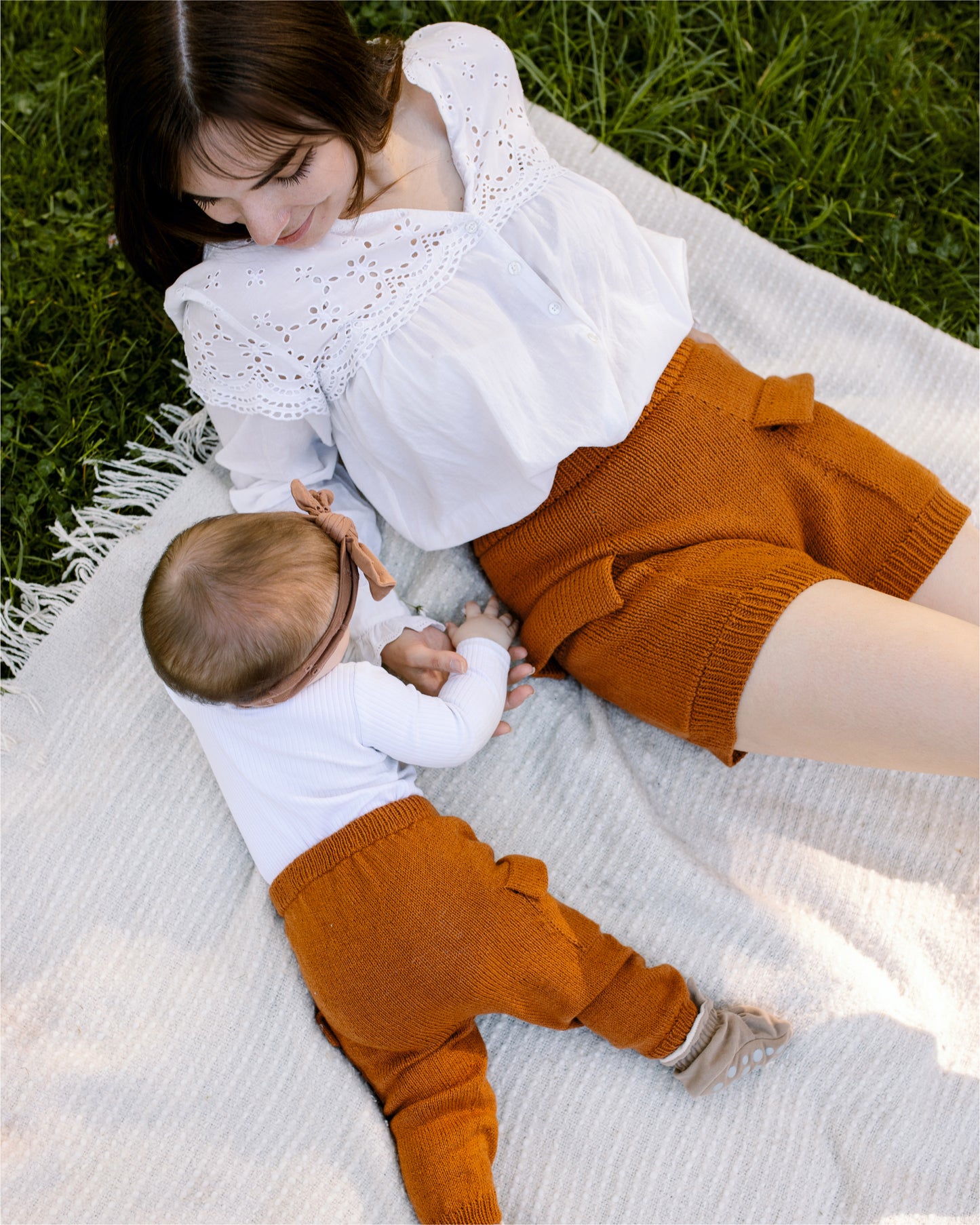 Buch "Mirror Knits: One for Mini, One for Me" von Ann-Kathrin Stoll