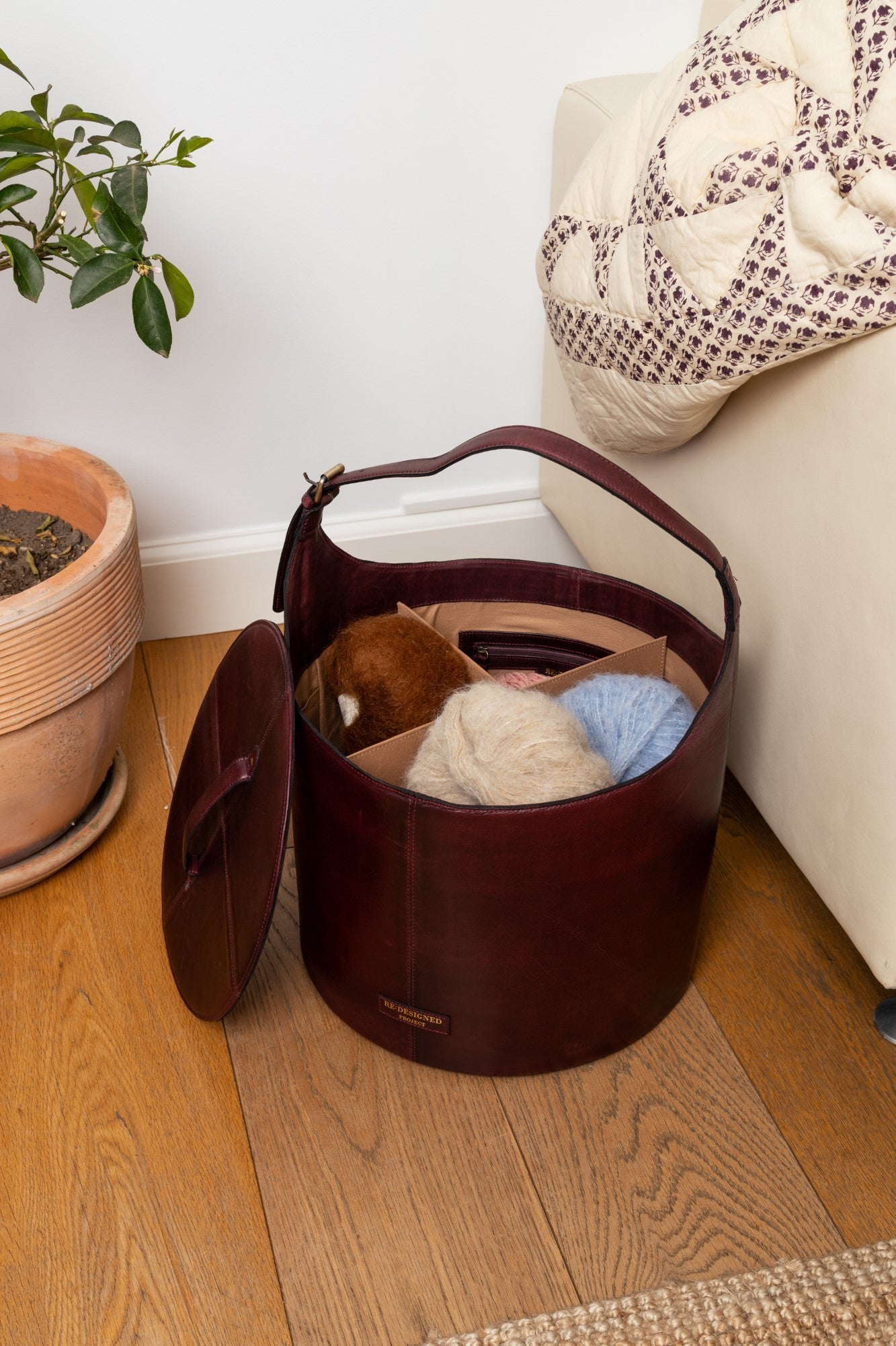 RE:DESIGNED Project 027 Runder Lederkorb